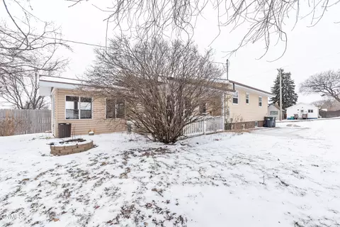 1001 2nd St NE, Mandan, ND 58554 photo 3