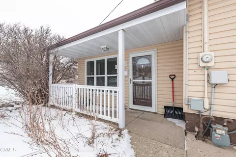 1001 2nd St NE, Mandan, ND 58554 photo 4