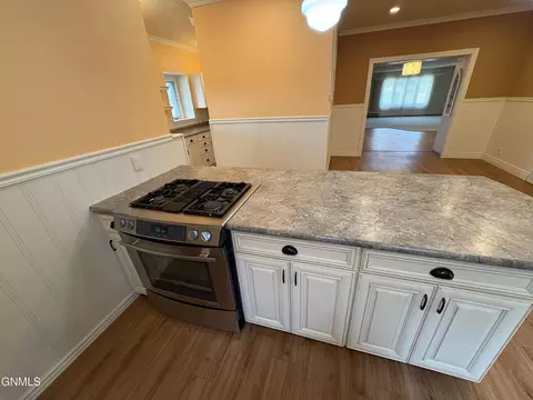 Kitchen - 615 Main St, Edgeley, ND 58433 photo 2 of 5