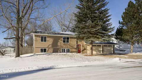226 Klein Ave S, Center, ND 58530