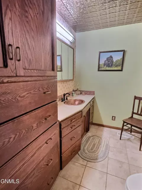 Bath - 2145 34th St, Mandan, ND 58554 photo 6 of 8
