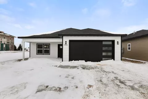 3426 34th St W, Williston, ND 58801