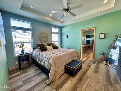 Bedroom - 14088 Southview Dr, Williston, ND 58801 photo 4 of 10