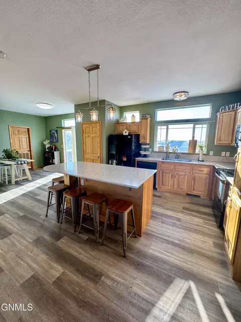 Kitchen - 14088 Southview Dr, Williston, ND 58801 photo 8 of 8
