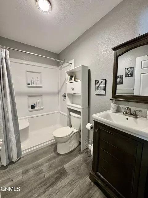 Bath - 14088 Southview Dr, Williston, ND 58801 photo 5 of 5
