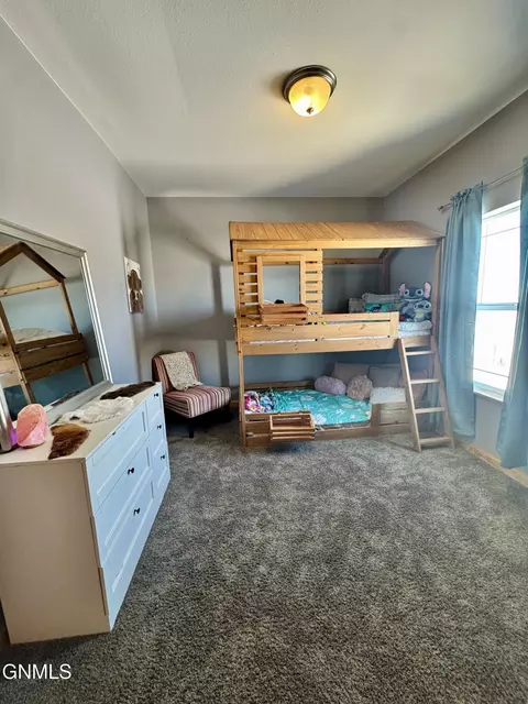 Bedroom - 14088 Southview Dr, Williston, ND 58801 photo 2 of 10