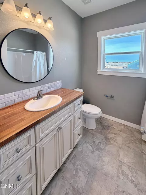 Bath - 13669 Mulberry Loop NW, Williston, ND 58801 photo 1 of 6