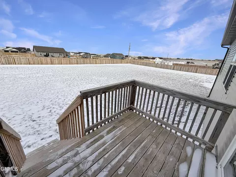 Exterior - 13669 Mulberry Loop NW, Williston, ND 58801 photo 2 of 4