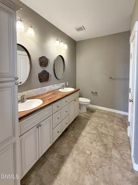 Bath - 13669 Mulberry Loop NW, Williston, ND 58801 photo 2 of 6