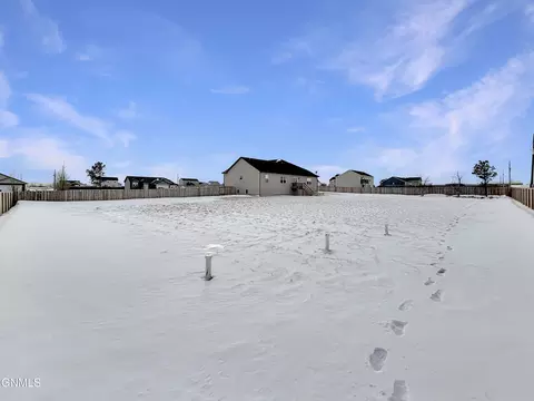 Exterior - 13669 Mulberry Loop NW, Williston, ND 58801 photo 4 of 4