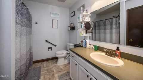 2873 Warwick Loop, Bismarck, ND 58504 photo 19