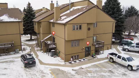 2873 Warwick Loop, Bismarck, ND 58504