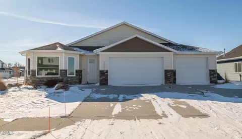 3810 Stacy Dr, Bismarck, ND 58504