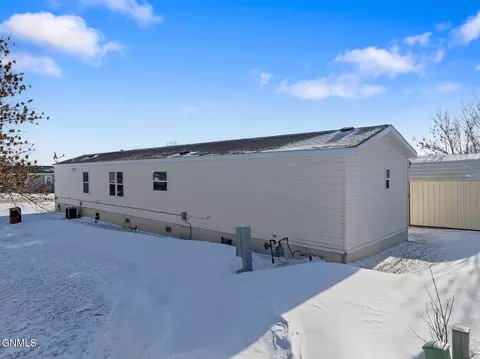 3617 20th Ave W, Williston, ND 58801 photo 6