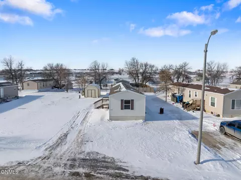 3617 20th Ave W, Williston, ND 58801 photo 8