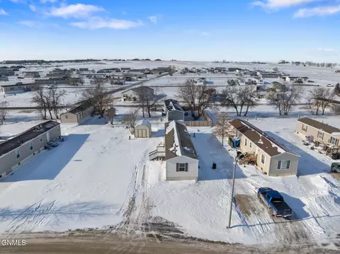 3617 20th Ave W, Williston, ND 58801 photo 9