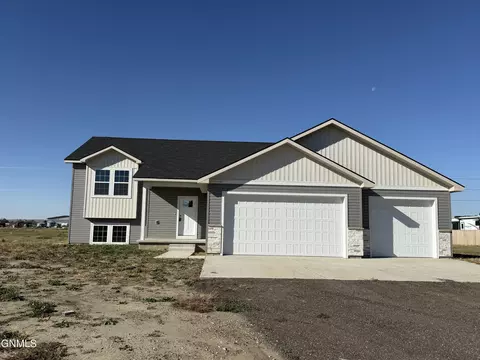 5463 Fresh Water Ln, Williston, ND 58801