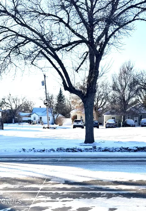 917 Main St, Williston, ND 58801