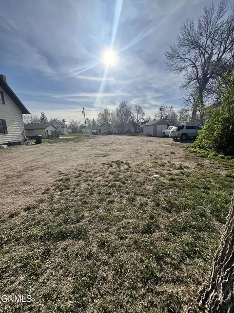 917 Main St, Williston, ND 58801