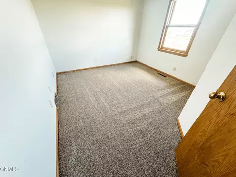 Bedroom - 14044 49th St NW, Williston, ND 58801 photo 2 of 7