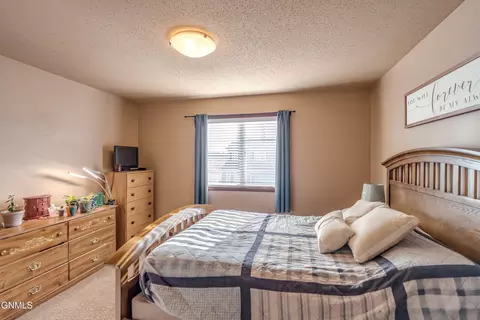 Bedroom - 1149 Santa Fe Ave, Bismarck, ND 58504 photo 3 of 7