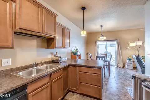 Kitchen - 1149 Santa Fe Ave, Bismarck, ND 58504 photo 3 of 6