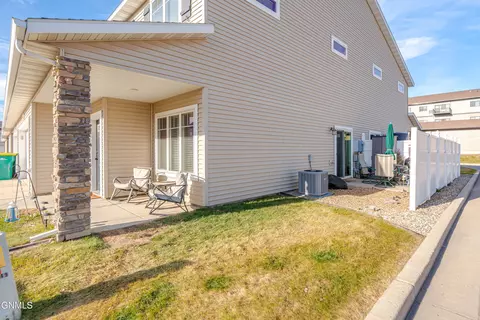 Exterior - 1149 Santa Fe Ave, Bismarck, ND 58504 photo 2 of 3