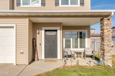 Exterior - 1149 Santa Fe Ave, Bismarck, ND 58504 photo 1 of 3