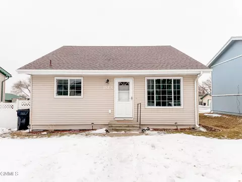 1813 28th St W, Williston, ND 58801