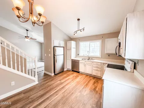 Kitchen - 1813 28th St W, Williston, ND 58801 photo 1 of 4