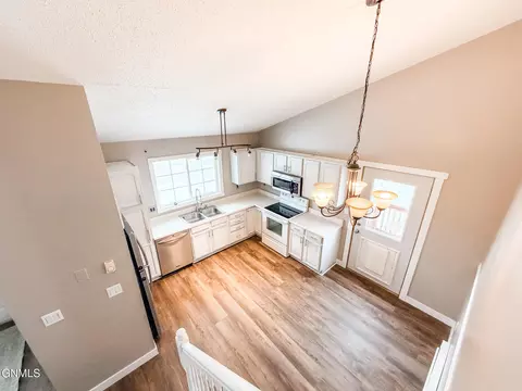 Kitchen - 1813 28th St W, Williston, ND 58801 photo 3 of 4