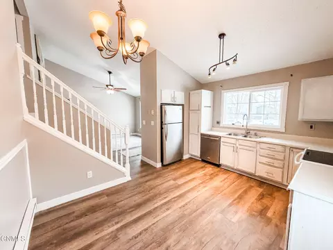 Kitchen - 1813 28th St W, Williston, ND 58801 photo 2 of 4