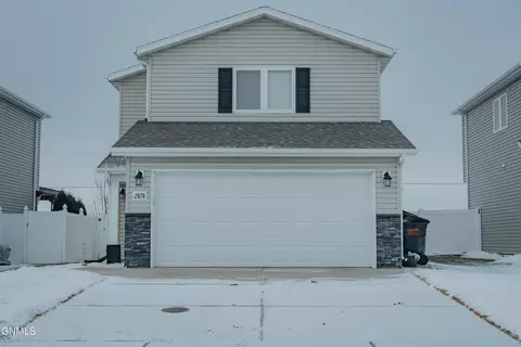 2870 Finley St, Lincoln, ND 58504