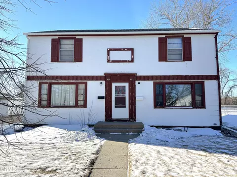 609 4th Ave NW, Jamestown, ND 58401