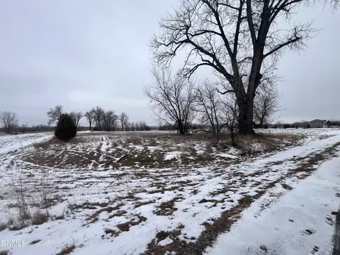 6109 Island Rd, Bismarck, ND 58503