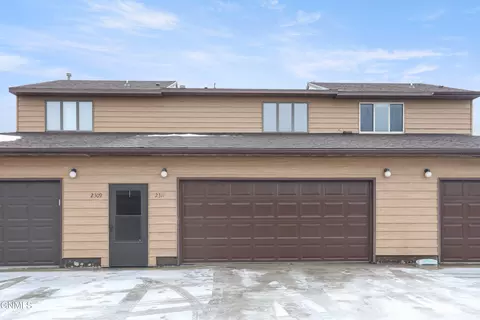 2311 N Main Ct, Williston, ND 58801