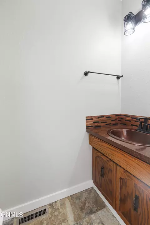 Bath - 2311 N Main Ct, Williston, ND 58801 photo 1 of 3