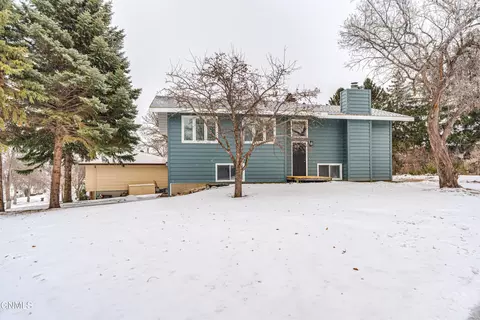 Exterior - 2511 Stevens St, Bismarck, ND 58503 photo 4 of 10