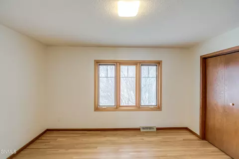 Bedroom - 2511 Stevens St, Bismarck, ND 58503 photo 2 of 10