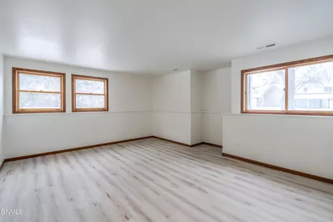 Bedroom - 2511 Stevens St, Bismarck, ND 58503 photo 8 of 10