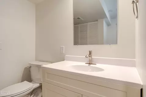 Bath - 2511 Stevens St, Bismarck, ND 58503 photo 10 of 10