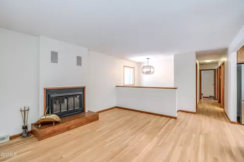 Living - 2511 Stevens St, Bismarck, ND 58503 photo 7 of 8
