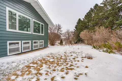 Exterior - 2511 Stevens St, Bismarck, ND 58503 photo 8 of 10