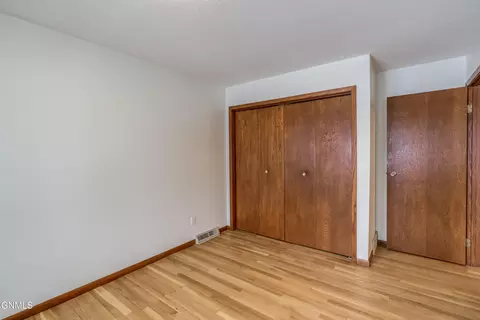 Bedroom - 2511 Stevens St, Bismarck, ND 58503 photo 5 of 10