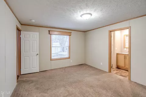 403 E Prairie Ln, Mandan, ND 58554 photo 15