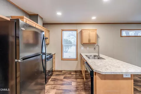 403 E Prairie Ln, Mandan, ND 58554 photo 8