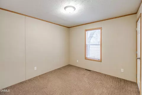 403 E Prairie Ln, Mandan, ND 58554 photo 21
