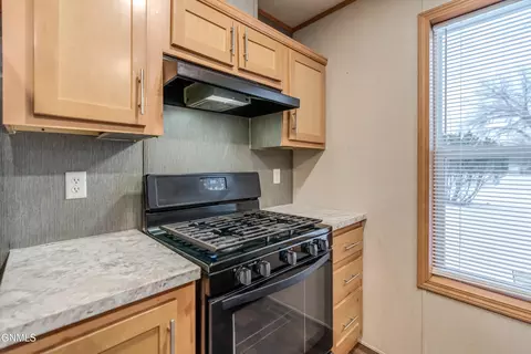 403 E Prairie Ln, Mandan, ND 58554 photo 9
