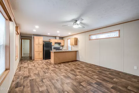 403 E Prairie Ln, Mandan, ND 58554 photo 4