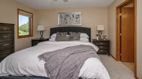 3100 Chisholm Trl, Bismarck, ND 58503 photo 21